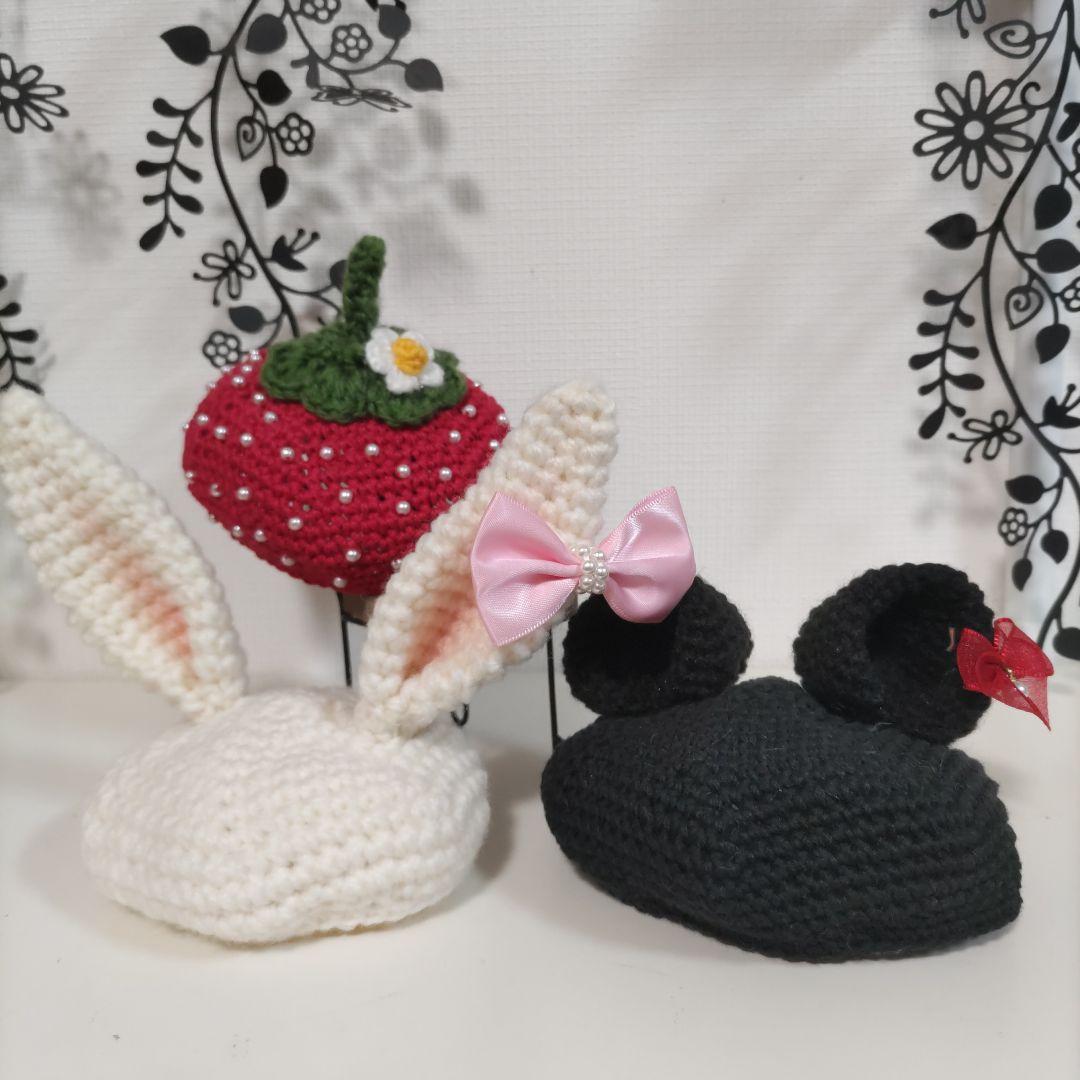 編みぐるみの女の子（熊耳、うさぎ耳、いちごの女の子）とお着替え服６点セット