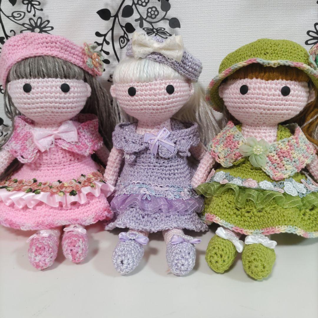 編みぐるみの女の子（熊耳、うさぎ耳、いちごの女の子）とお着替え服６点セット