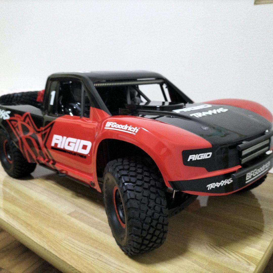 TRAXXAS UDR 1/8スケール　未使用