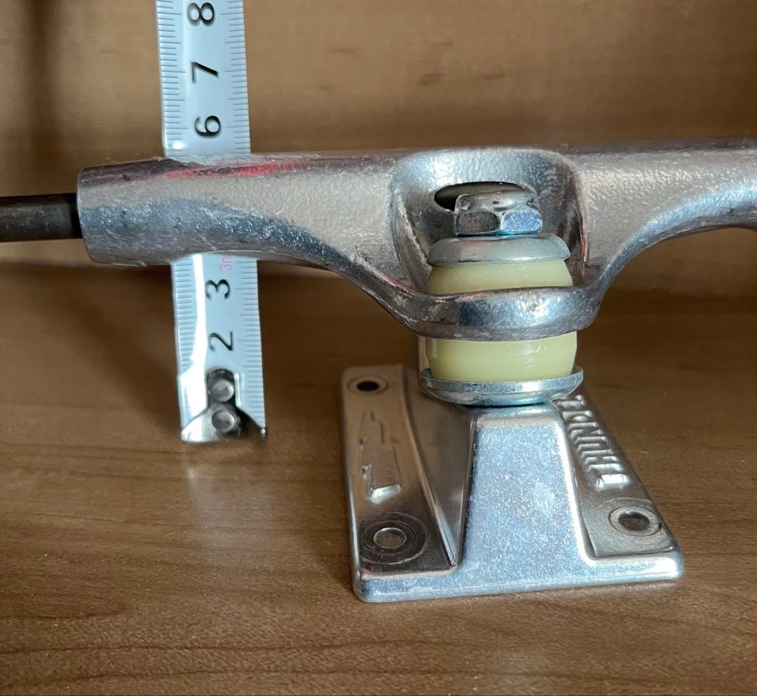 スケートボード トラック THUNDER 147 HLW LIGHT