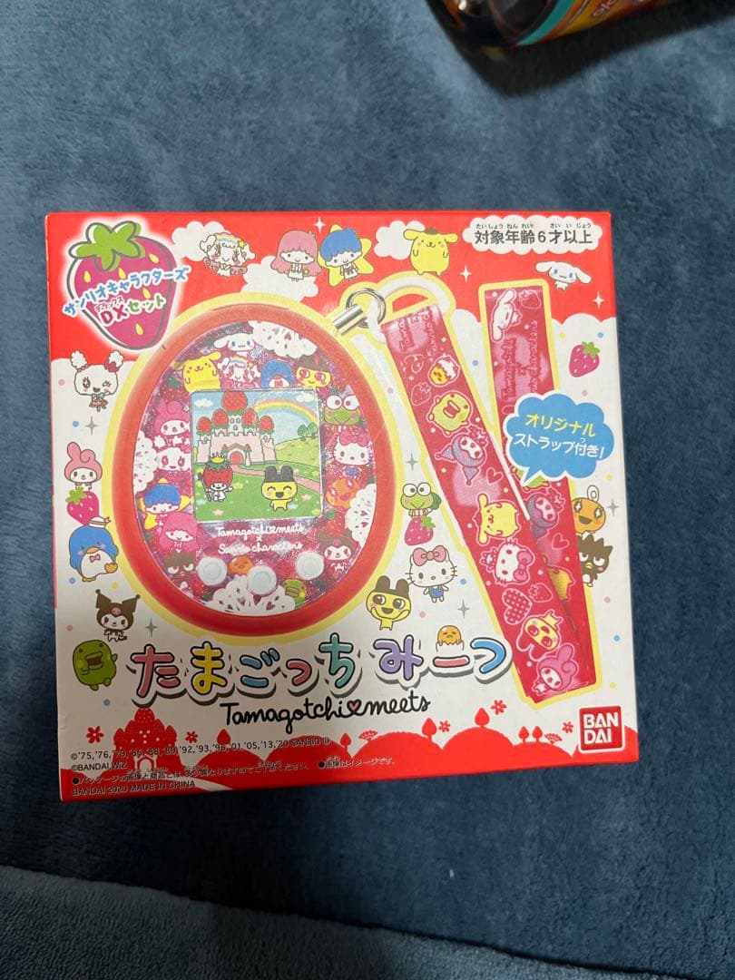 【新品未開封】たまごっちみーつ サンリオ　オリジナルストラップ付き