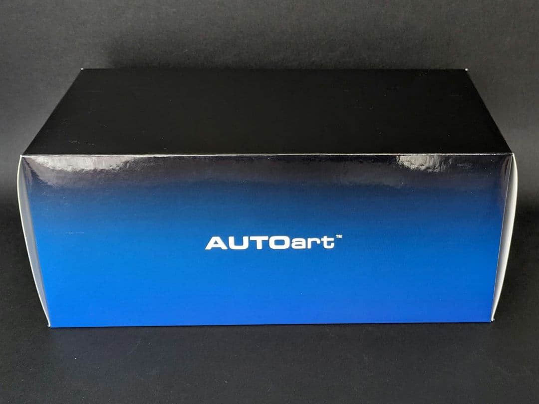 オートアート 1/18 日産 スカイライン 2000 GT-R KPGC110