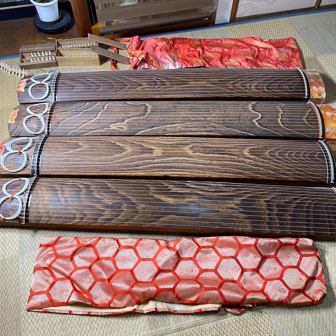 良品　4面セット売りです　お琴 13弦 すだれ彫り 琴柱・ユタン【発送条件有り】