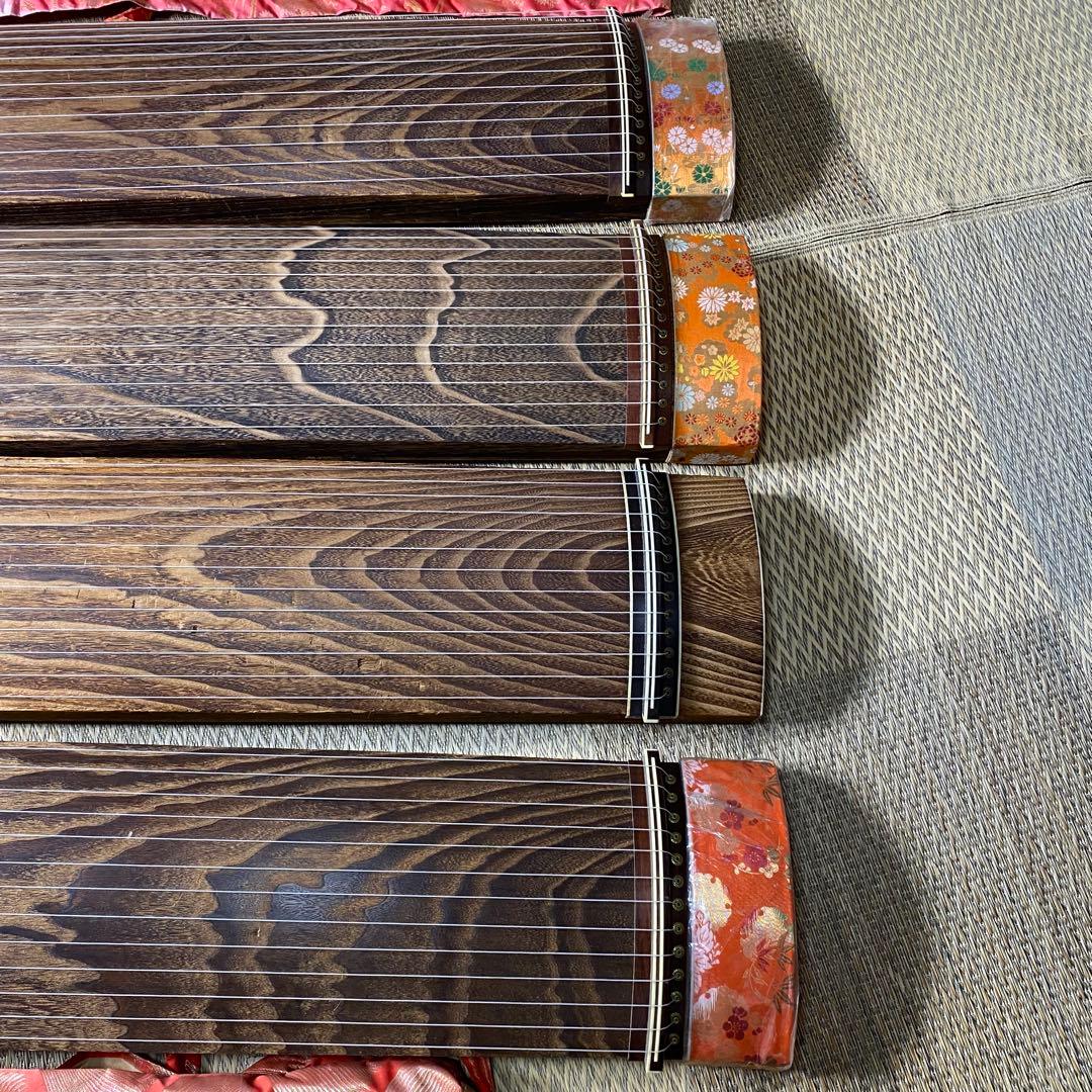 良品　4面セット売りです　お琴 13弦 すだれ彫り 琴柱・ユタン【発送条件有り】