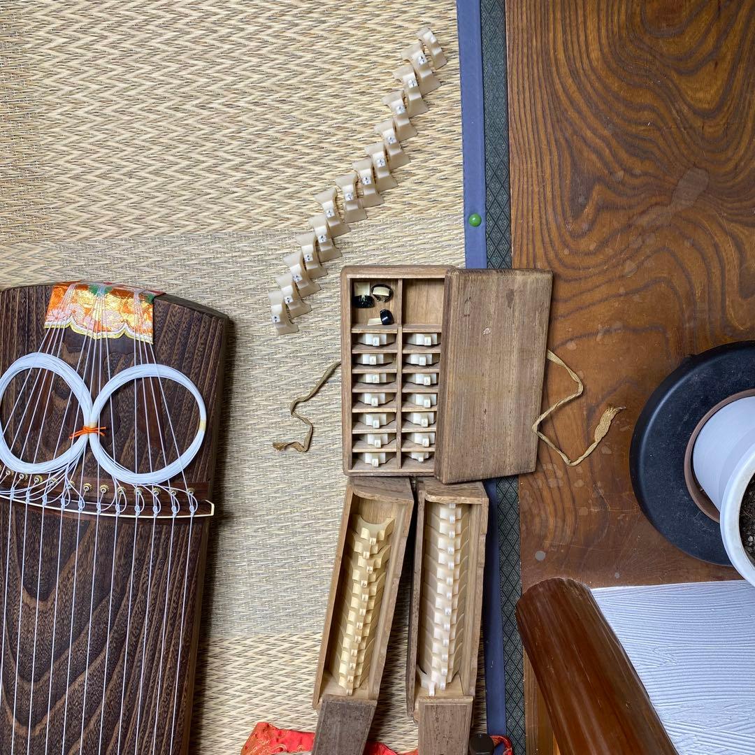 良品　4面セット売りです　お琴 13弦 すだれ彫り 琴柱・ユタン【発送条件有り】