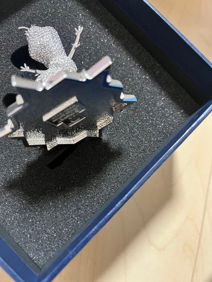 新品　スワロフスキー　オラフ　フィギュア