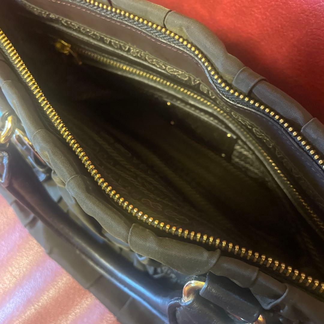 プラダ　ハンドバッグ