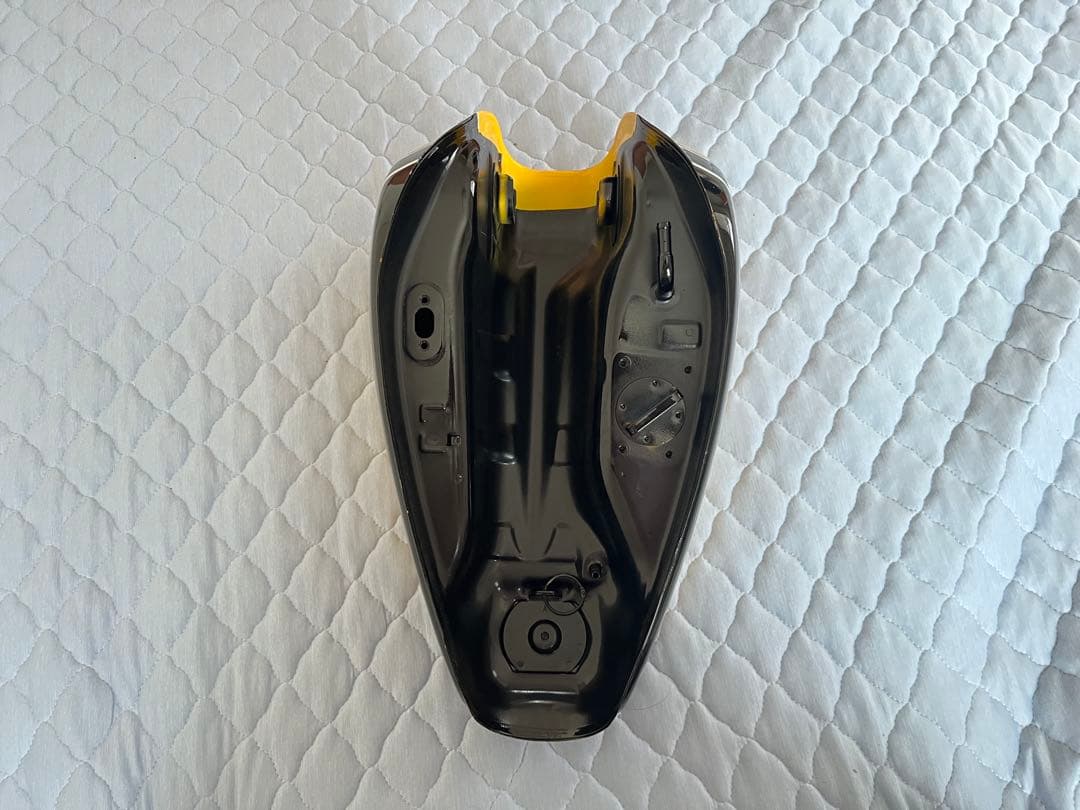 BOLT CスペックABS 60th Anniversary限定カラー　タンク