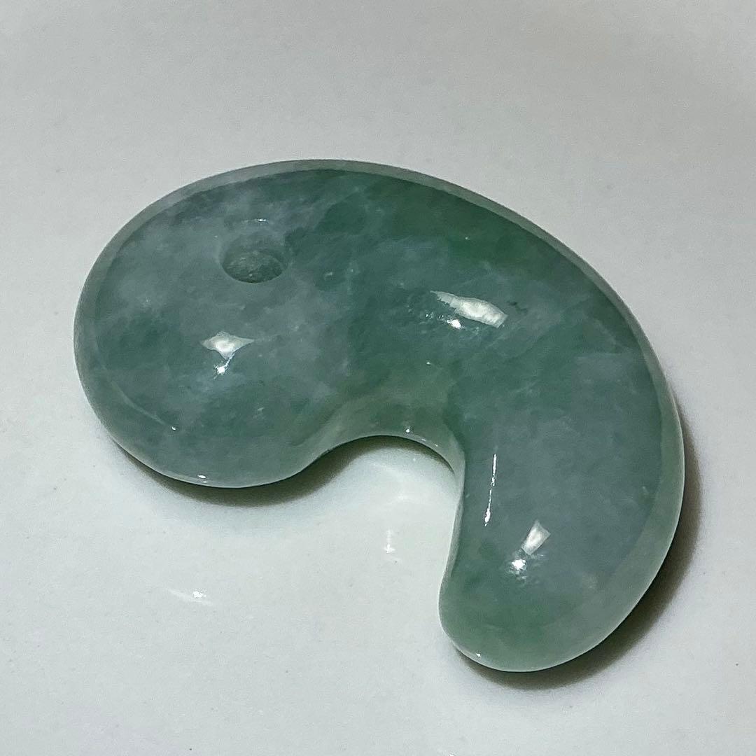 糸魚川翡翠　土倉沢　勾玉　1点のみ‼︎