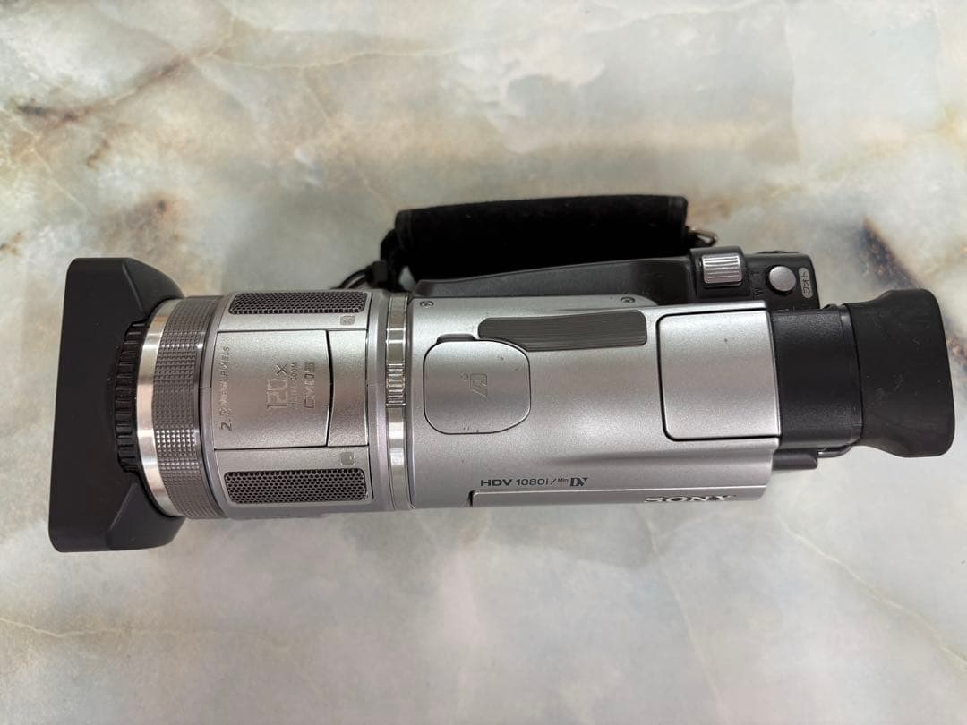 中古SONY HDR-HC1 デジタルHDビデオカメラ 本体充電器付き