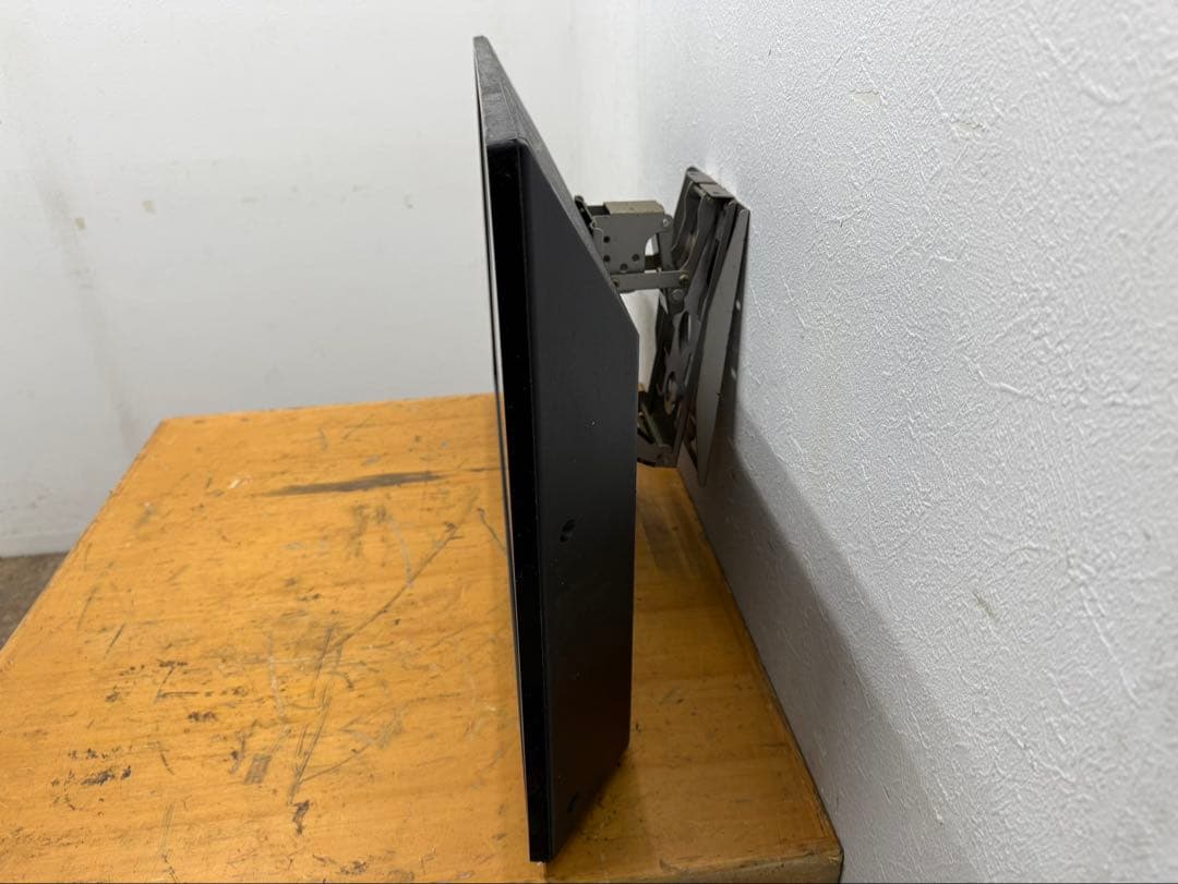 液晶テレビ 壁掛け対応 スリムデザイン