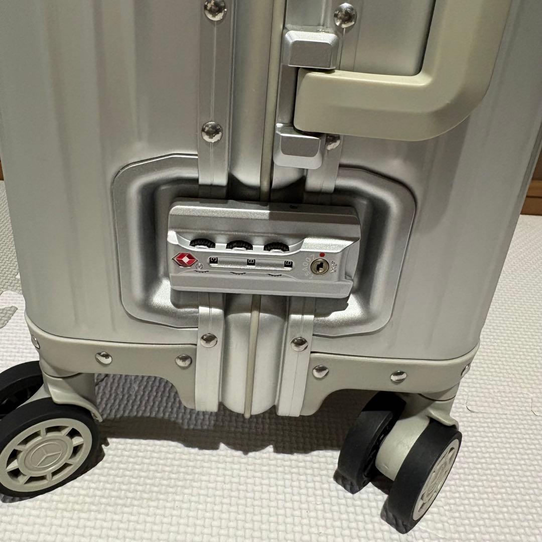 【未使用】Mercedes-Benz アルミニウムキャリーケース 32L