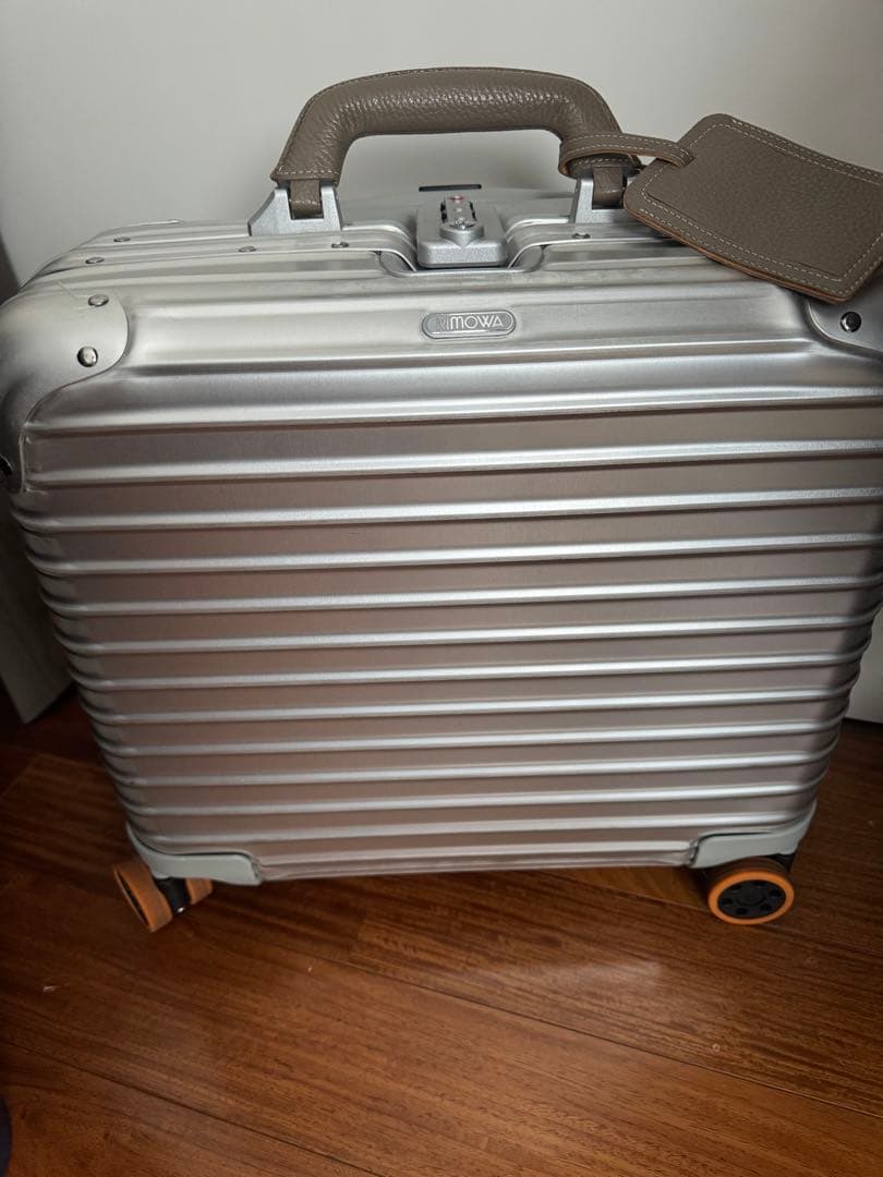 リモワシルバー ビジネストローリー29ケース