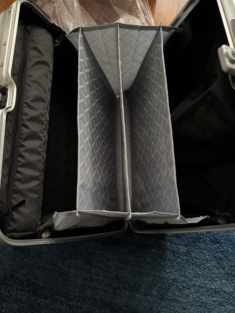 リモワシルバー ビジネストローリー29ケース