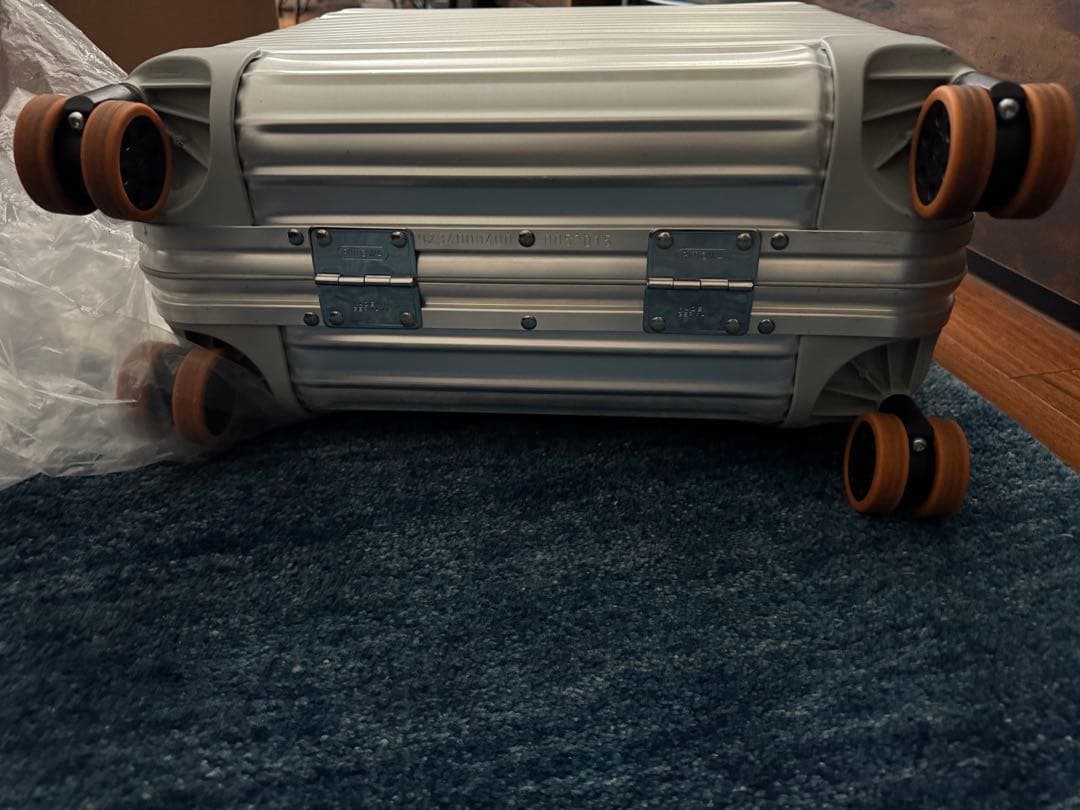 リモワシルバー ビジネストローリー29ケース