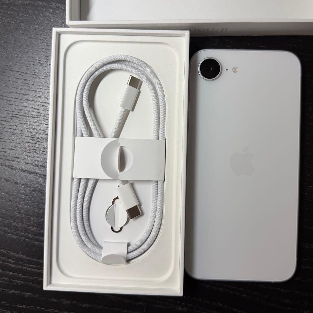 Apple iPhone 16eホワイト 256G本体 充電ケーブル付き