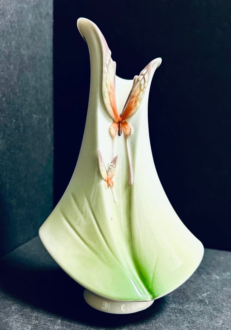 Franz San Franciscoフランツ　蝶々　花瓶