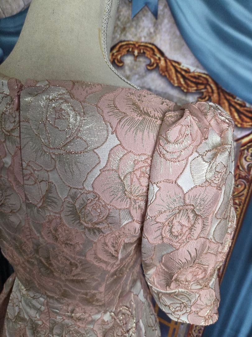 M 【新品インポートセレクト】金糸混ジャガード薔薇のクラシックドレス