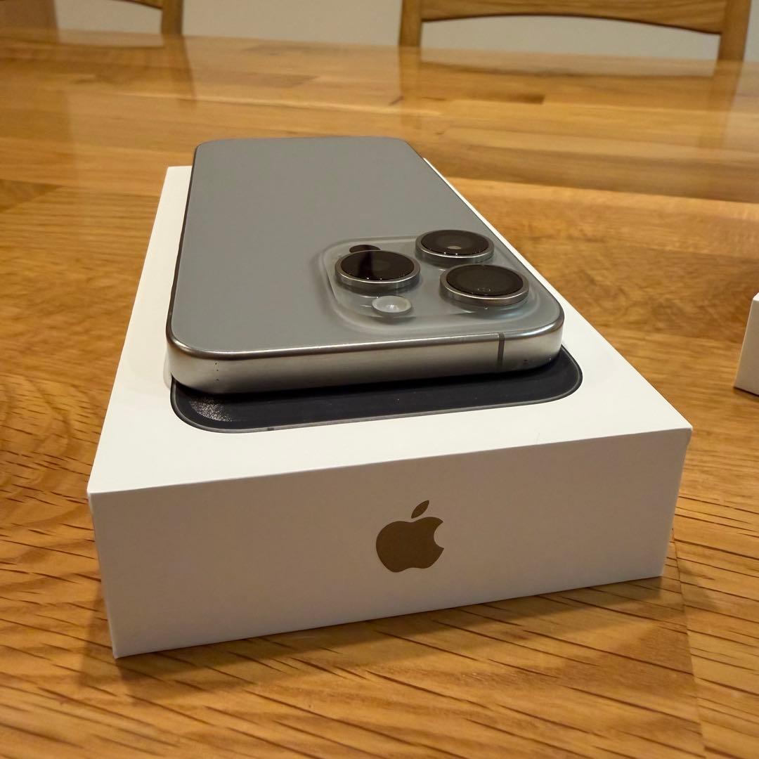 iPhone15pro 256gb ナチュラルチタニウム