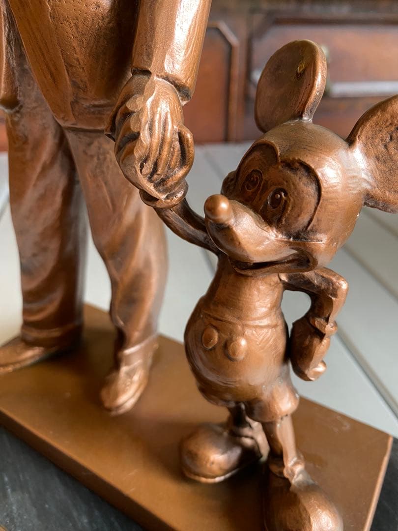 東京ディズニーランド　ウォルト・ディズニーパートナーズ像　ブロンズ像