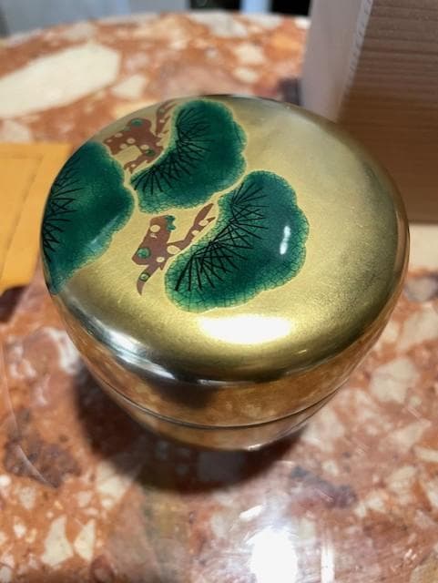 茶道具 蓋付き棗 金色の葉模様