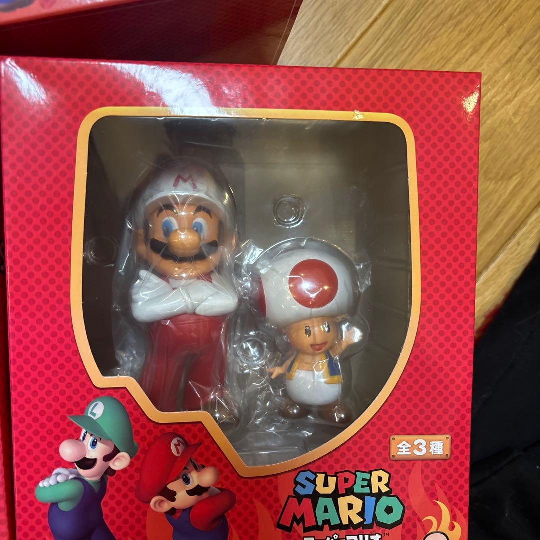 スーパーマリオ　フィギア　3種類