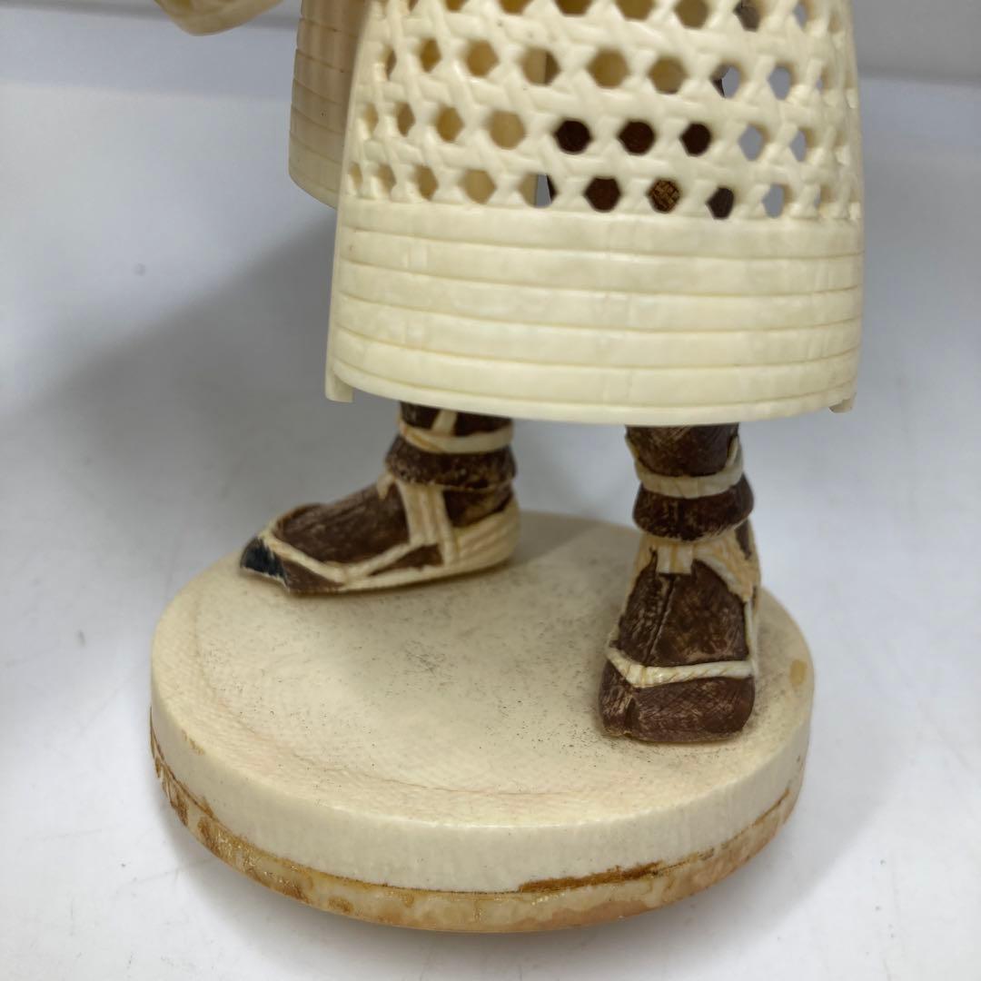 極上　かご売り商人置物　741g 東里7-0131☆2F