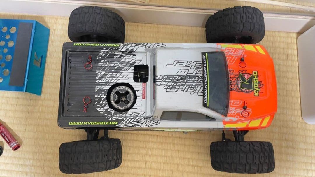 京商 ニトロトラッカー