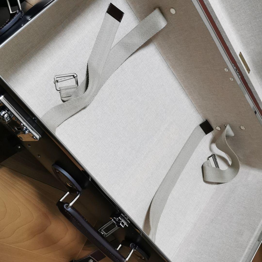 【新品】グローブトロッター　スーツケース