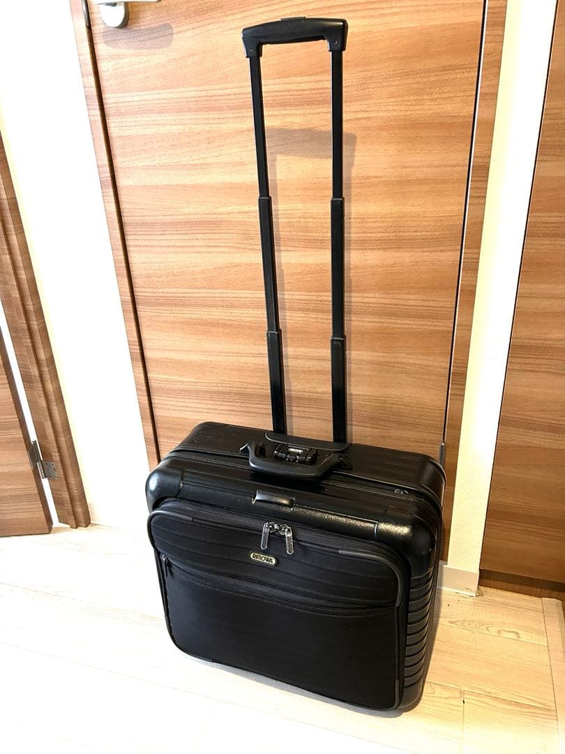 RIMOWA リモワ　機内持ち込み　2輪　TSAロック　黒