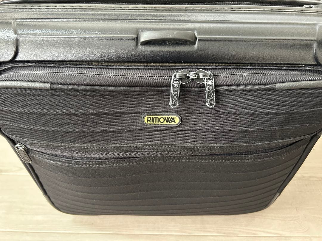 RIMOWA リモワ　機内持ち込み　2輪　TSAロック　黒