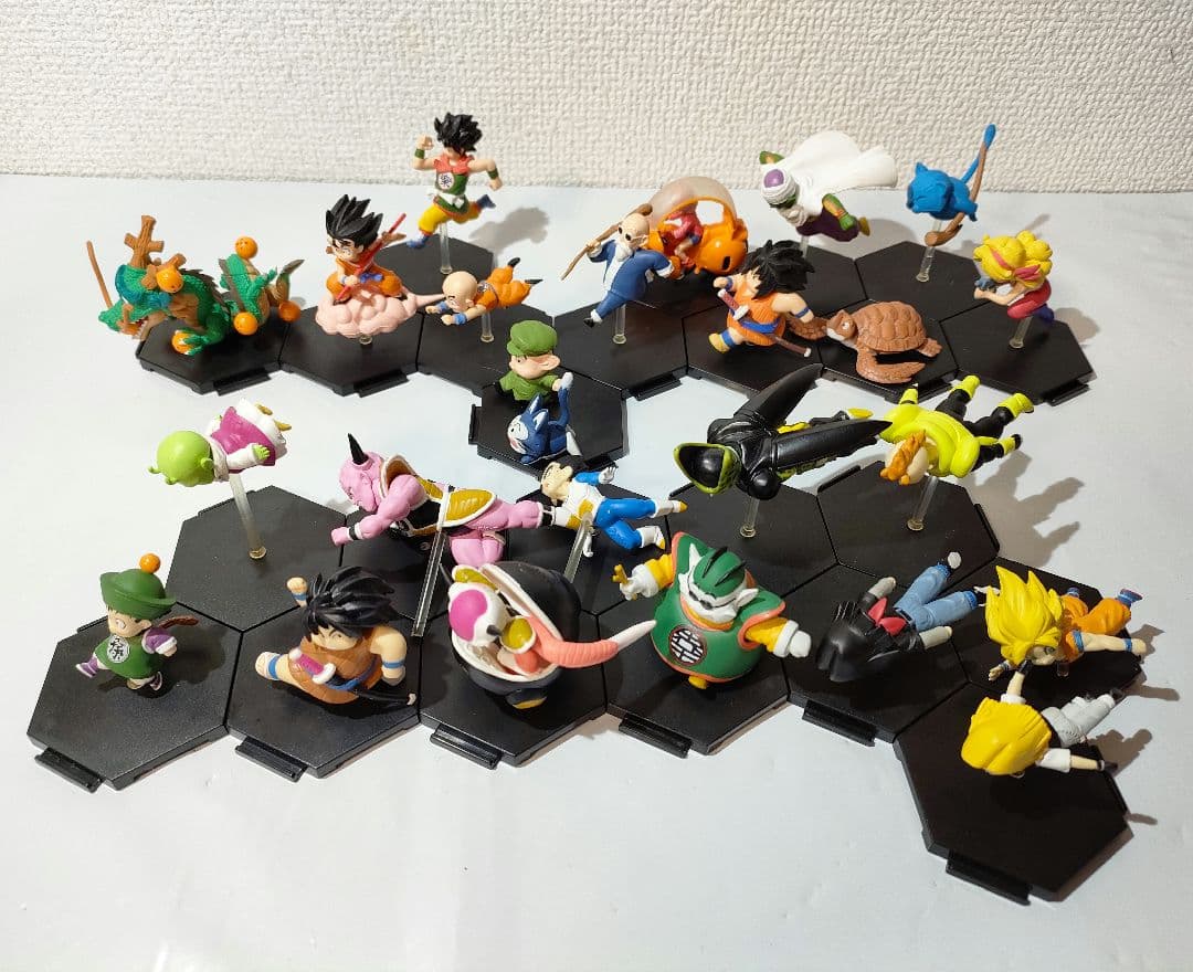 ☆　表表紙　ドラゴンボールフィギュア　神龍　孫悟空　ベジータ　デンデ　フリーザ