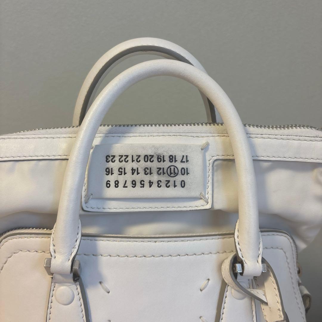 正規品 メゾンマルジェラ5AC ミニ26cm 白レザーショルダーバッグ