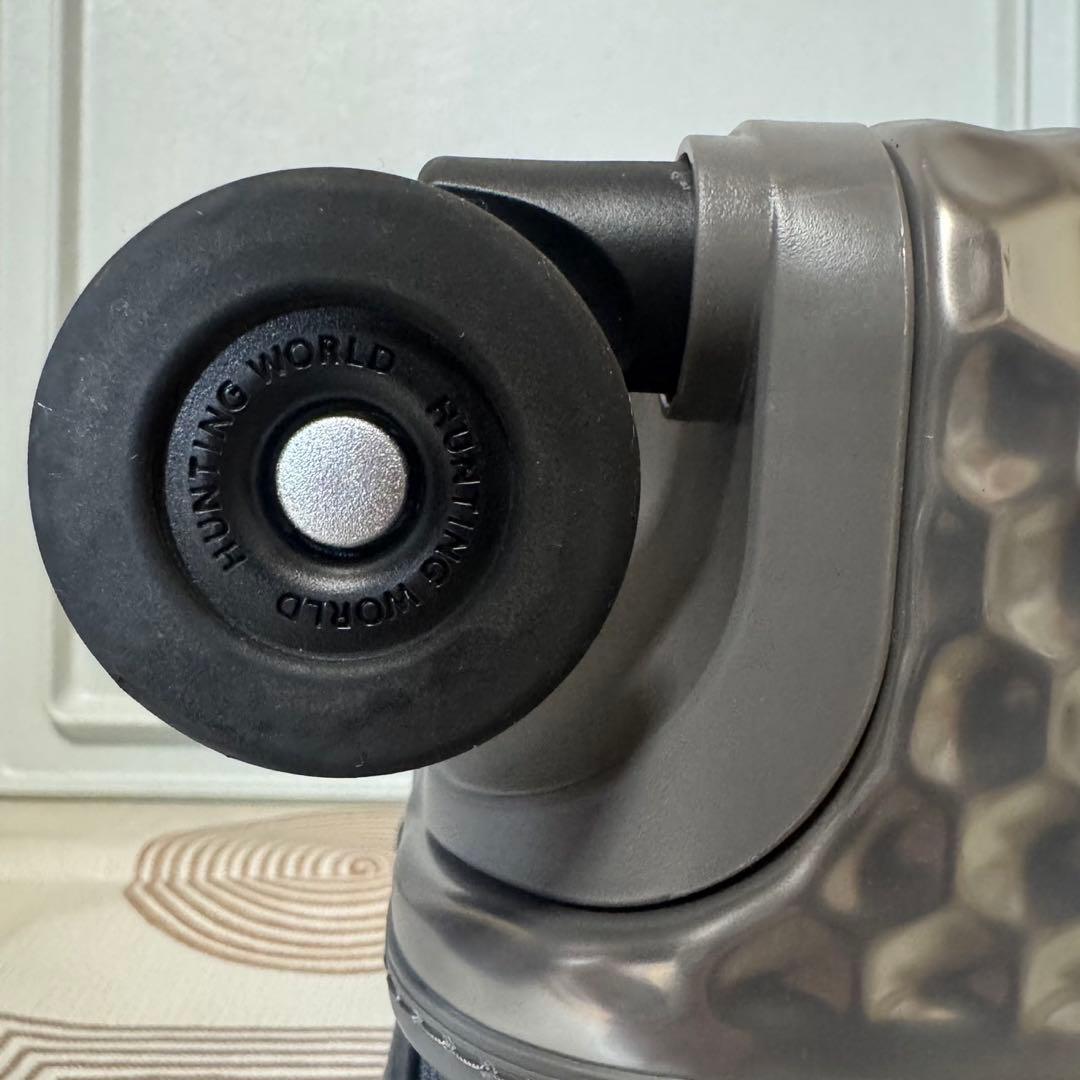 i*4様 シルバー ポリカーボネート キャリーケース