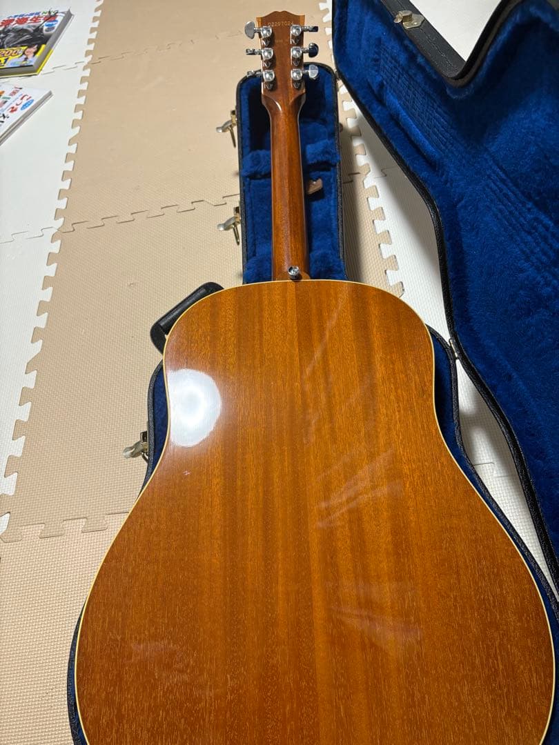 GIBSON j-50 アコースティックギター