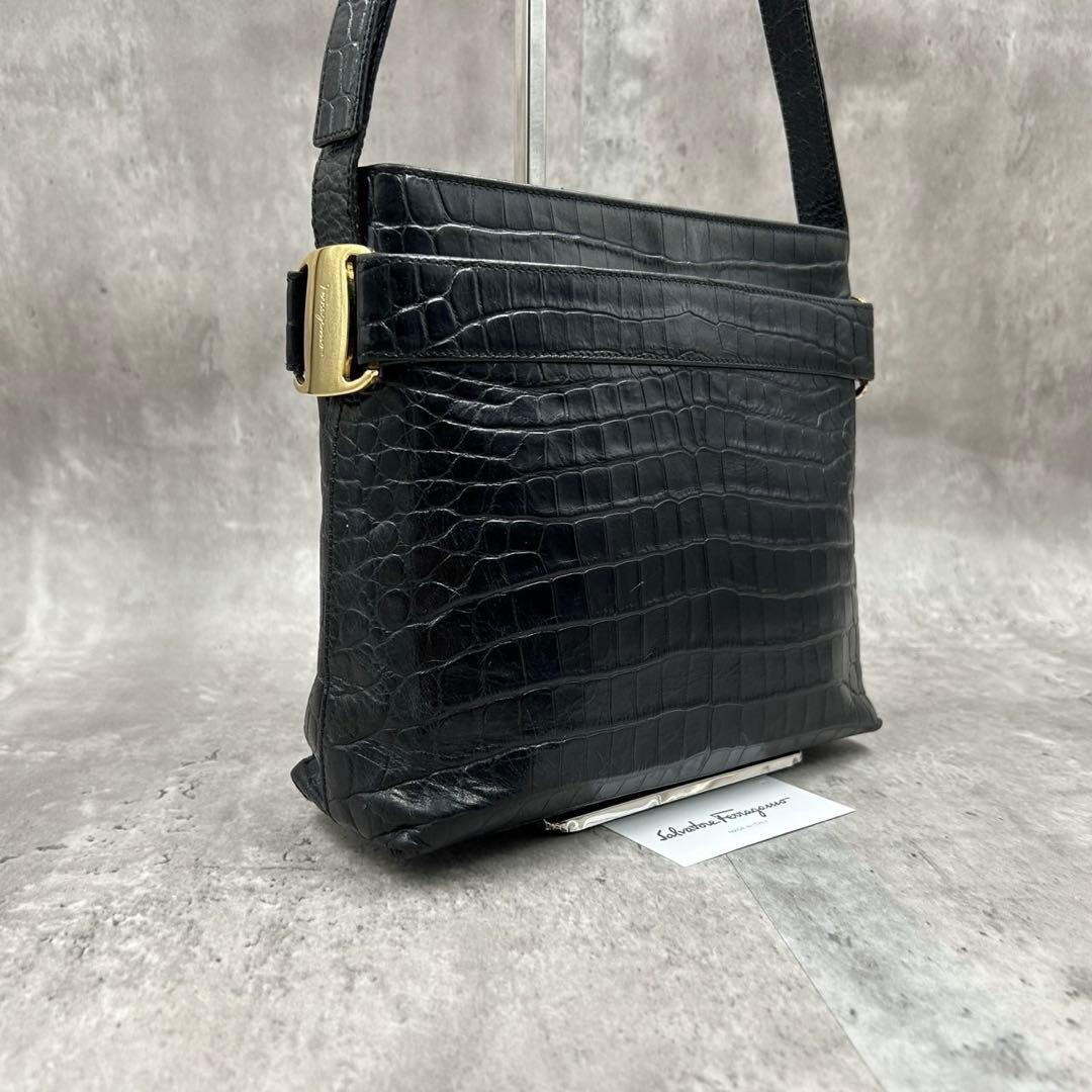 フェラガモ ショルダーバッグ ポシェット 肩掛け クロコ ブラック ヴァラ