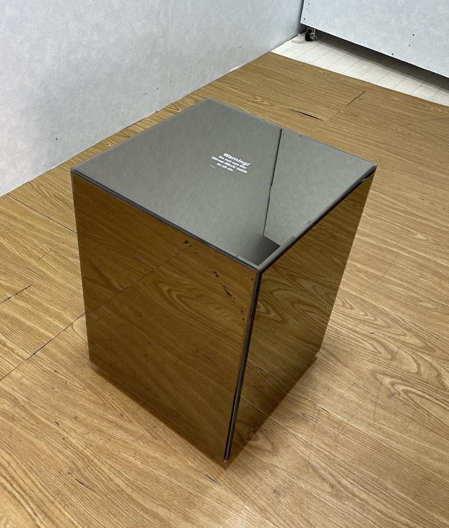 K♢1180 Boconcept Mirror Block Table