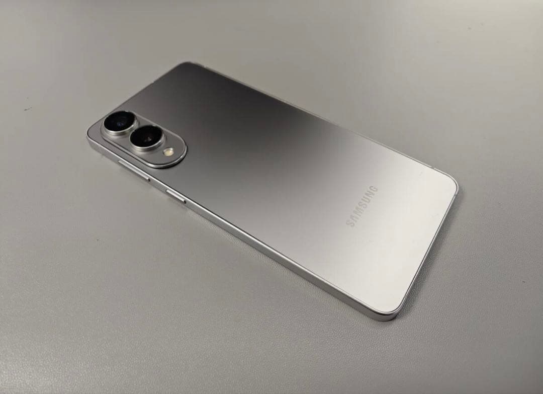 Samsung Galaxy Aシリーズ シルバー 本体