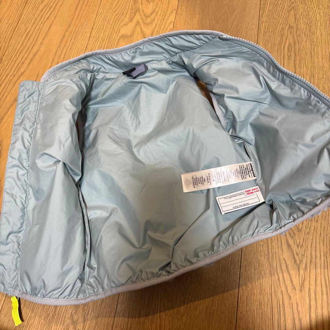 カヌレ　Patagonia　ベスト　キッズ　巾着付き　帽子付き