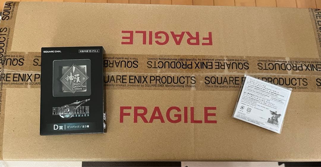 新品未開封　FF7クラウド&ハーディ＝デイトナ アクリルスタンド 神羅ピンバッジ