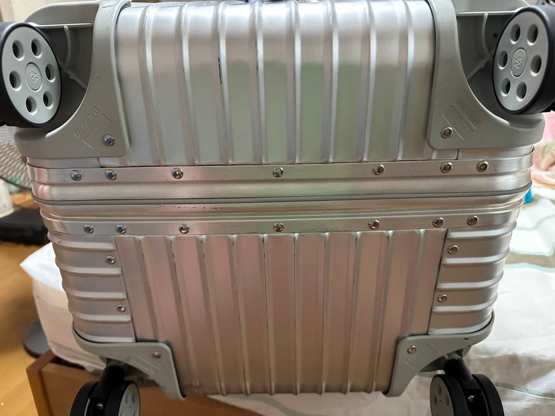 えんおむすび　リモワ アルミ　スポーツ　89L