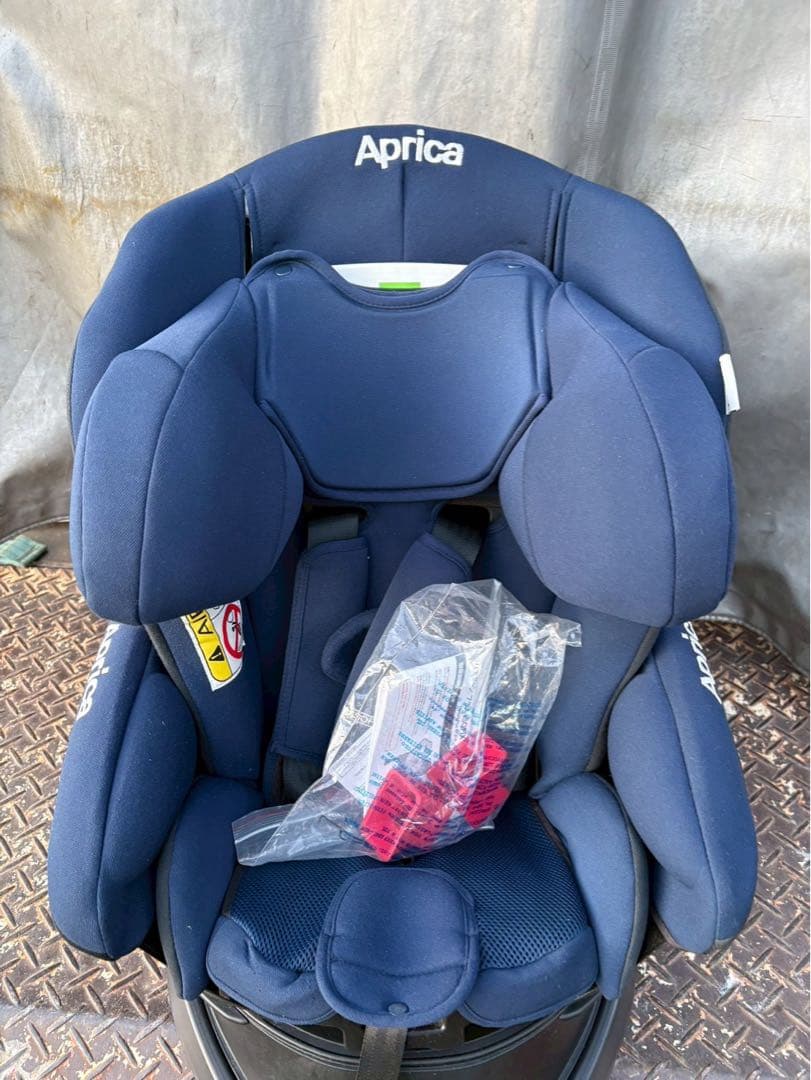 Aprica ディアターンプラス　ISOFIX ネイビー
