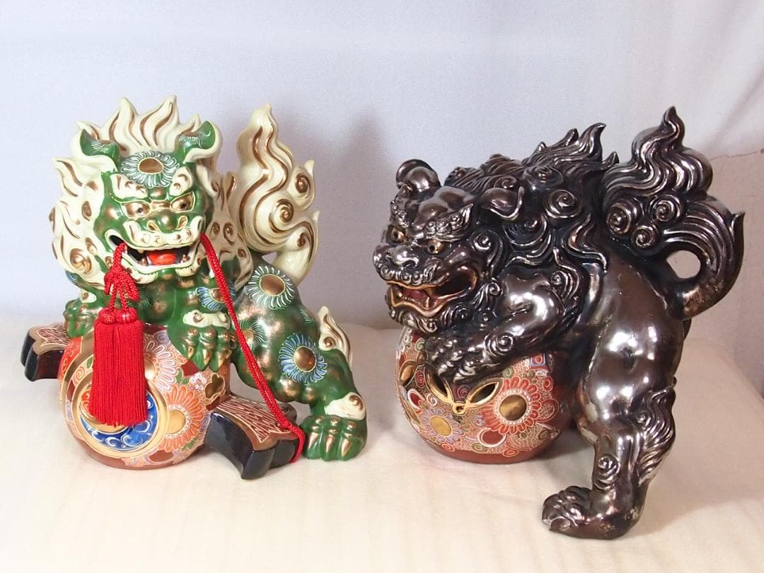 【希少・良品】九谷焼 狛犬 シルバー/銀色 玉乗り獅子/シーサー 魔除け 置物