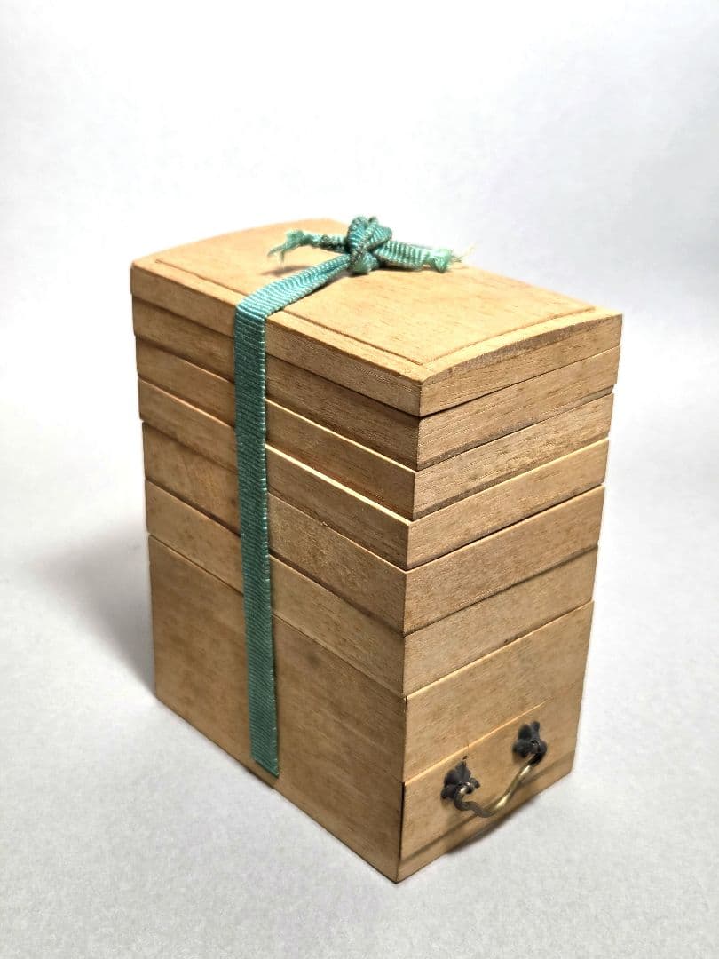 古い小さな雛道具　簪　髪飾り　小物いろいろ