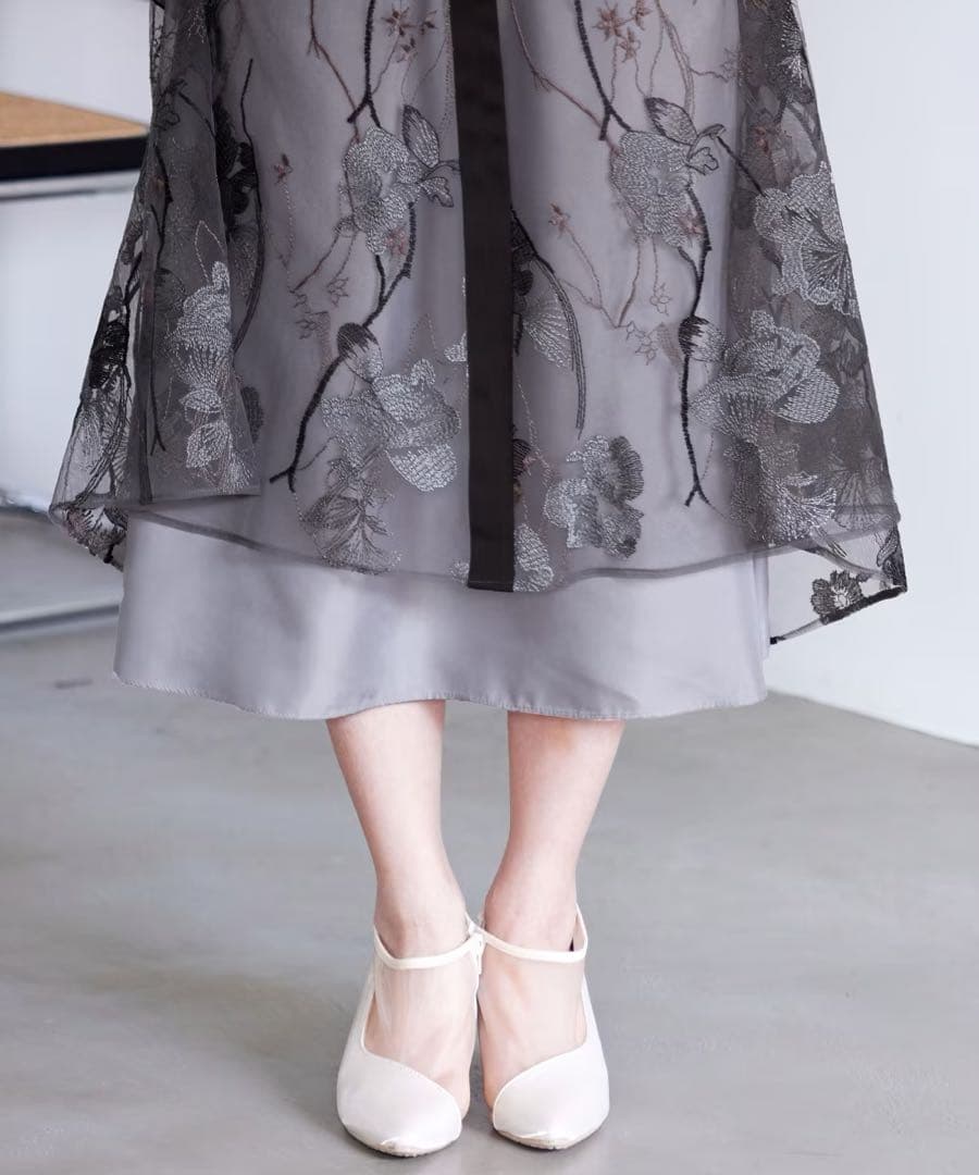 【新品・未使用】オケージョンドレス Ⅴネック 刺繍レース ワンピース ドレス