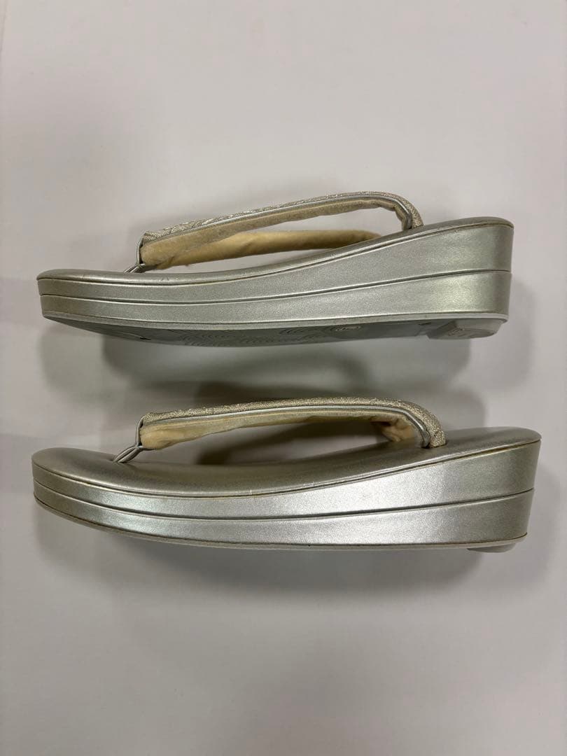 和装用草履バッグセット　シルバー系　正倉院模様　金銀　エレガント　新品　少々訳有