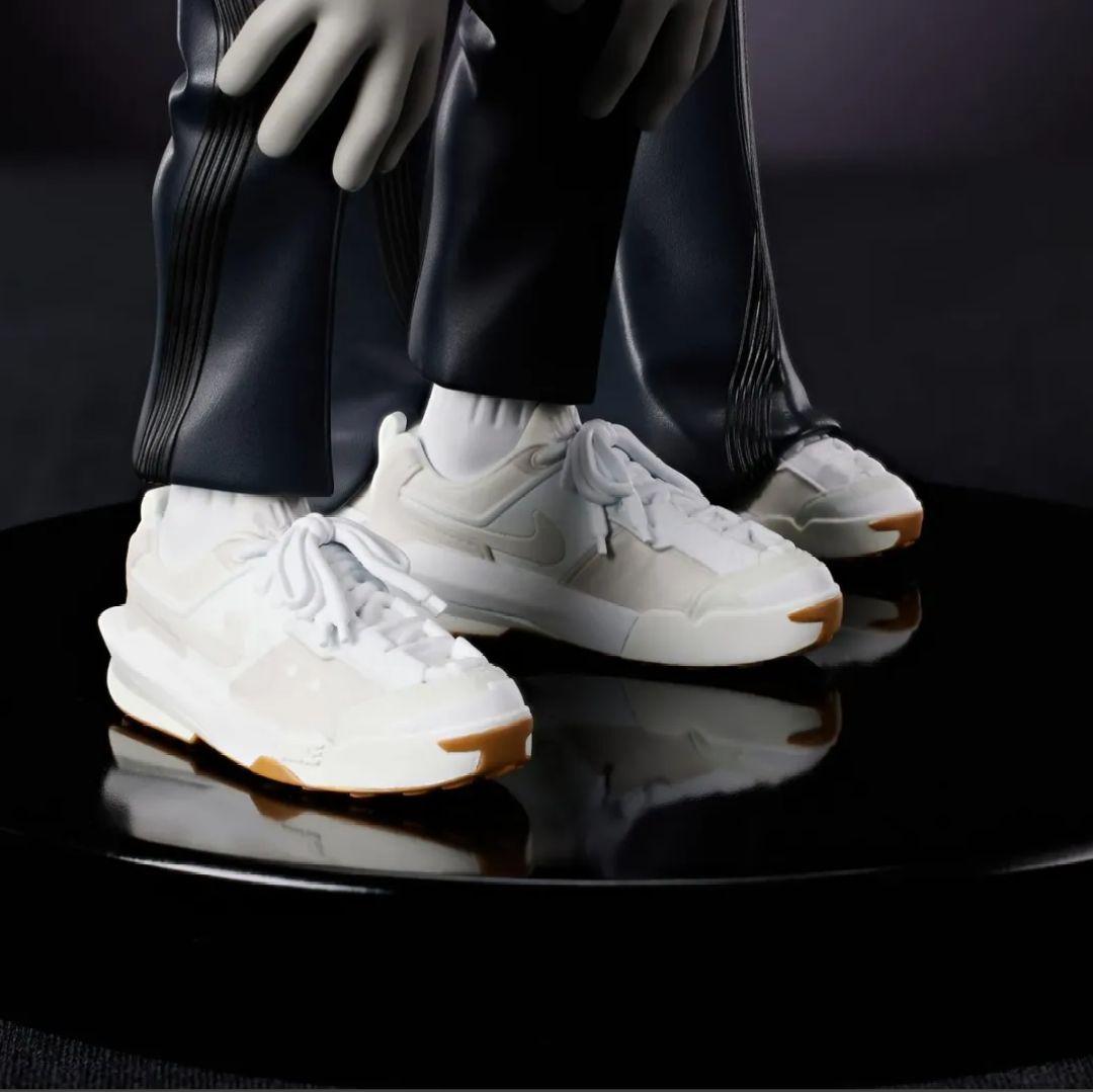 花井祐介 × sacai × Nike フィギュア/ white