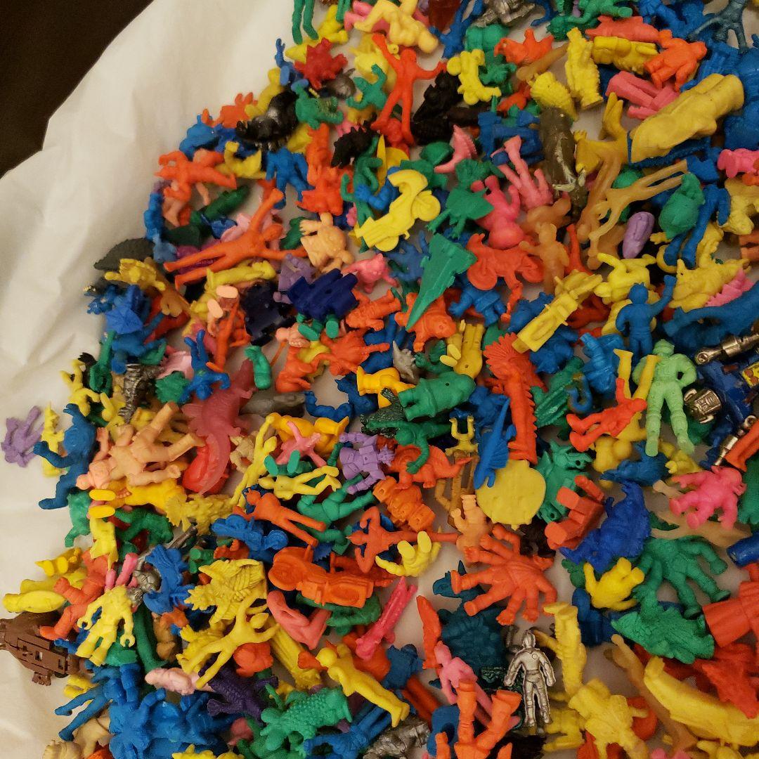 ガン消し　キン消し　特撮　怪獣など　当時物　大量まとめ売り　1000体以上