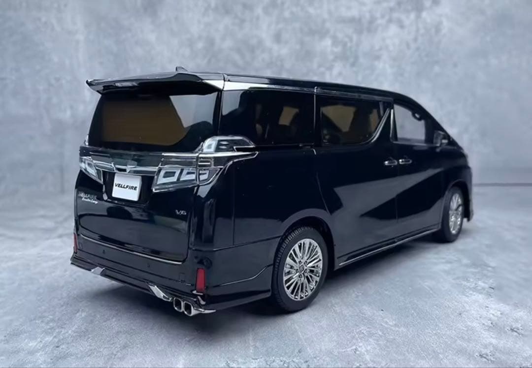 トヨタ ヴェルファイア 1/18 ダイキャストモデル黒 ミニカー