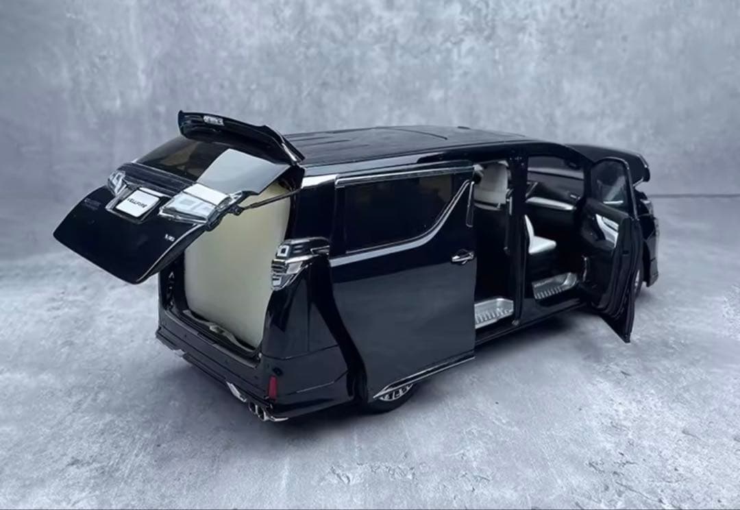トヨタ ヴェルファイア 1/18 ダイキャストモデル黒 ミニカー